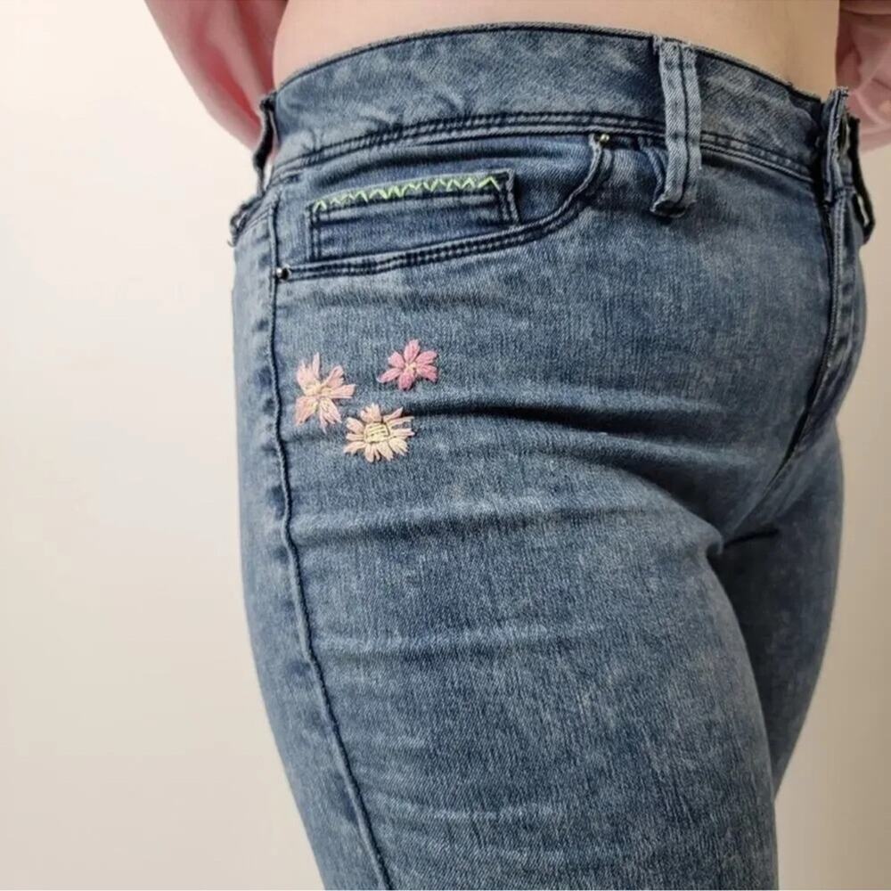 YMI Skinny Leg Embroidered Jeans - Picture 9 of 10